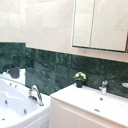 Luxury Rooms Arena Nationala 7 Apartment Bucharest