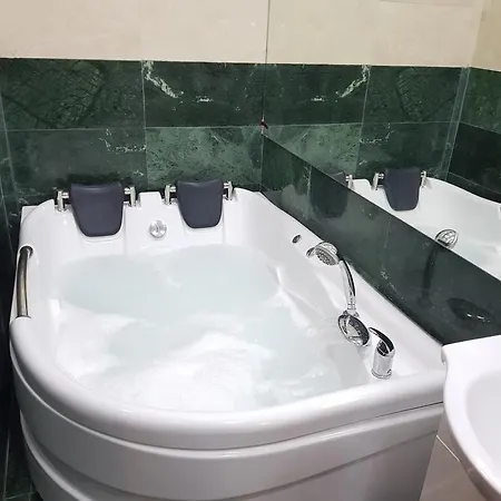 Luxury Rooms Arena Nationala 7 *